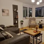 Im Zentrum Von Leverkusen, Helle 3-zimmerwohnung 80 M2 לברקוסן