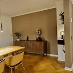 Im Zentrum Von Leverkusen, Helle 3-zimmerwohnung 80 M2 לברקוסן