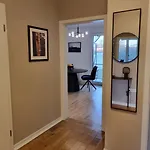 Im Zentrum Von Leverkusen, Helle 3-zimmerwohnung 80 M2 *