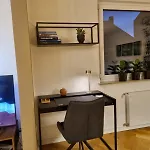 Im Zentrum Von Leverkusen, Helle 3-zimmerwohnung 80 M2
