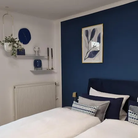 Апартаменты Im Zentrum Von Leverkusen, Helle 3-zimmerwohnung 80 M2 *