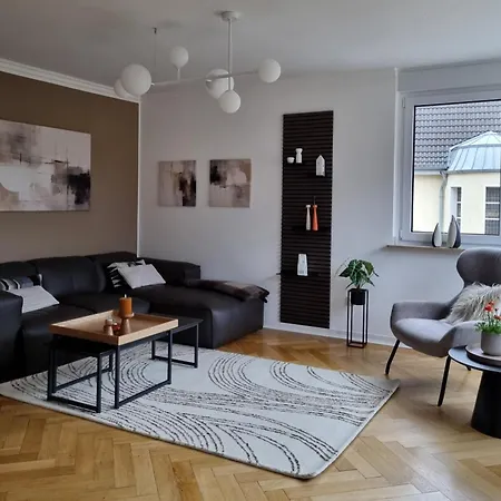 Im Zentrum Von Leverkusen, Helle 3-zimmerwohnung 80 M2