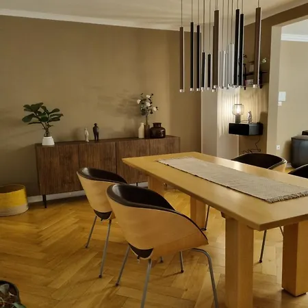 Апартаменты Im Zentrum Von Leverkusen, Helle 3-zimmerwohnung 80 M2