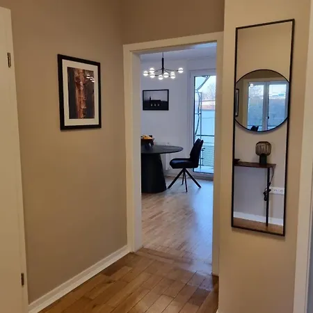 Im Zentrum Von Leverkusen, Helle 3-zimmerwohnung 80 M2 *