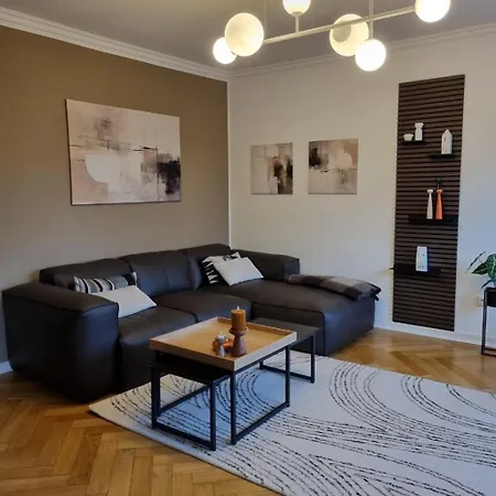 Апартаменты Im Zentrum Von Leverkusen, Helle 3-zimmerwohnung 80 M2