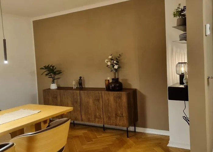 Im Zentrum Von Leverkusen, Helle 3-zimmerwohnung 80 M2 Leverkusen