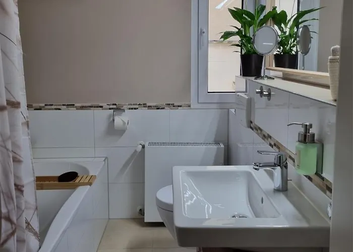 Appartement Im Zentrum Von Leverkusen, Helle 3-zimmerwohnung 80 M2 *